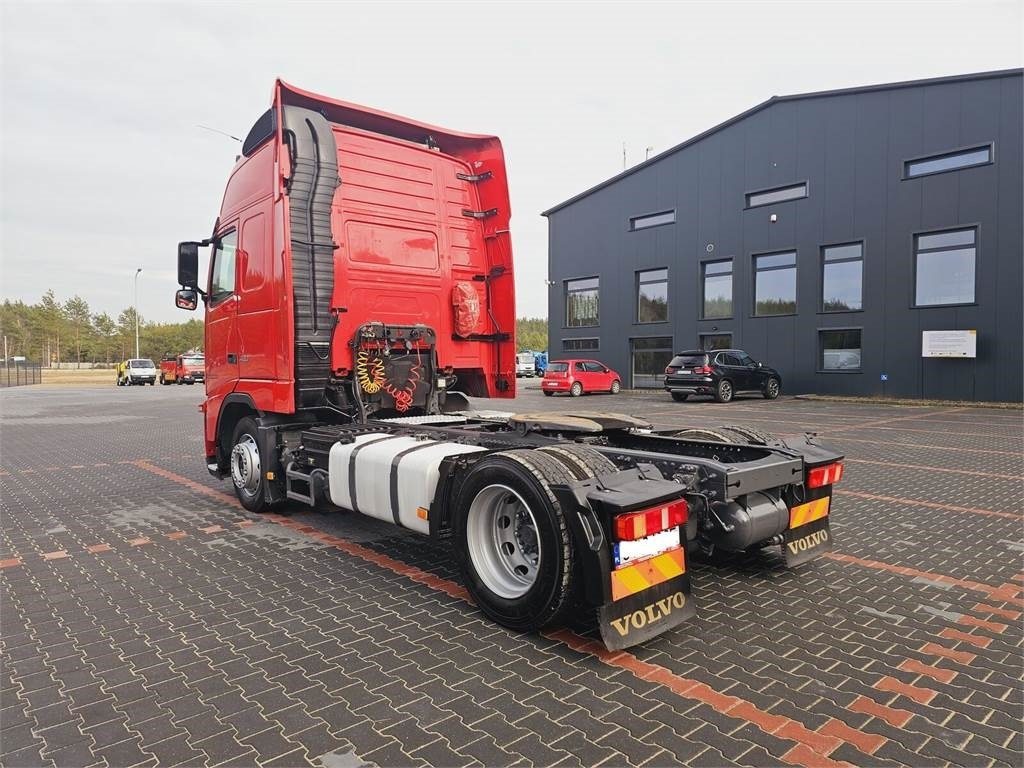 Volvo FH13 XXL NEW TIRES MANUAL 420 EURO 5 2011 - Cabeza tractora: foto 4 Volvo FH13 XXL NEW TIRES MANUAL 420 EURO 5 2011 - Cabeza tractora: foto 4