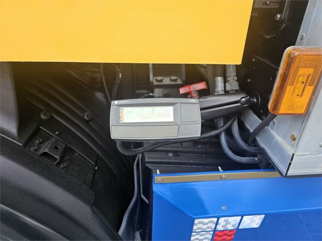 Scania DISAB ENVAC Saugbagger vacuum cleaner excavator su - Limpieza de alcantarillado: foto 3 Scania DISAB ENVAC Saugbagger vacuum cleaner excavator su - Limpieza de alcantarillado: foto 3