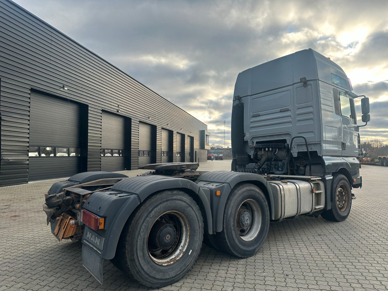 MAN TGA 26.530 6x4 / 120 T - Cabeza tractora: foto 4 MAN TGA 26.530 6x4 / 120 T - Cabeza tractora: foto 4