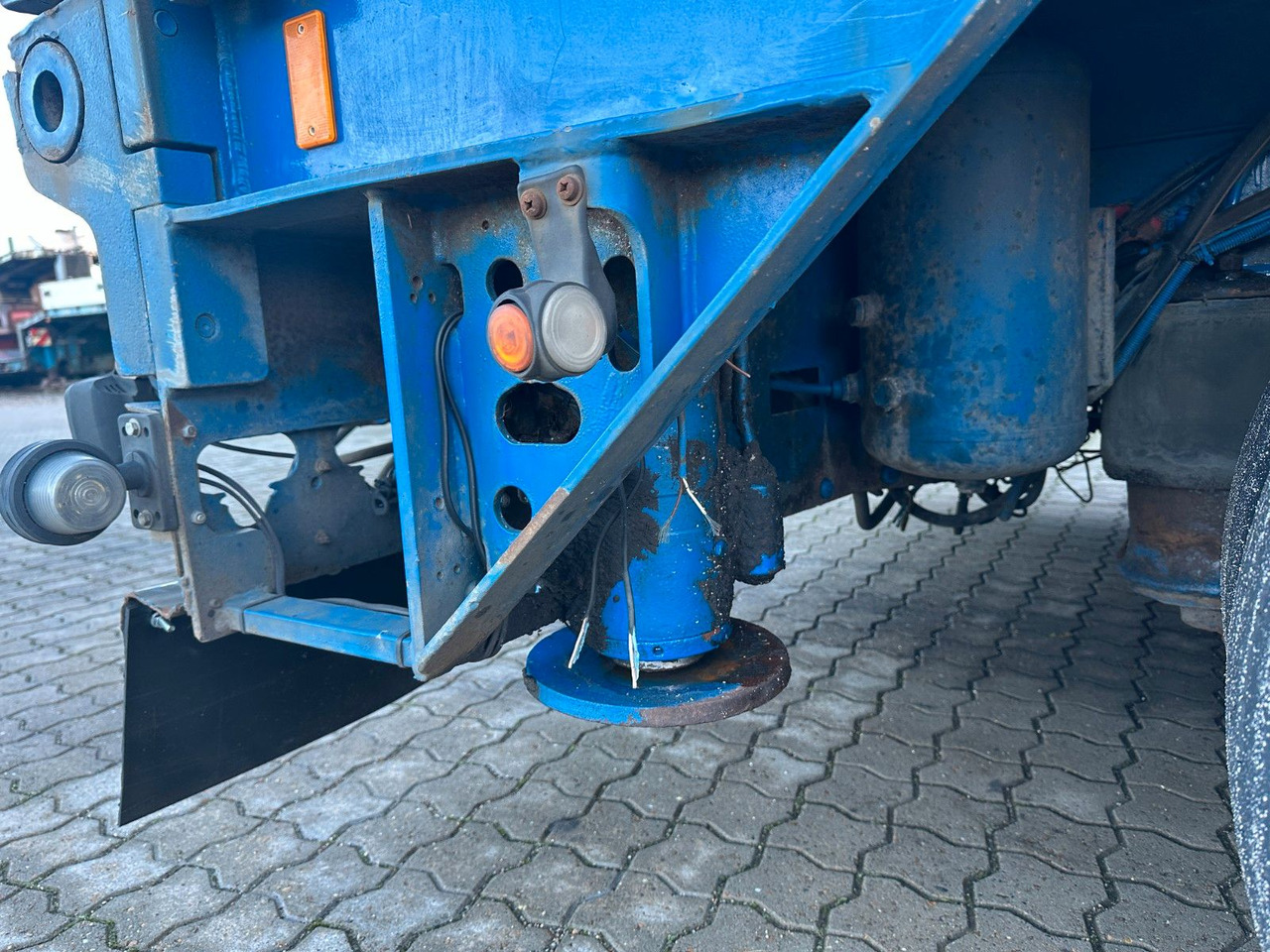 Goldhofer 4 achs tieflader / rampen / 4 x zwangsgelenkt - Semirremolque góndola rebajadas: foto 3 Goldhofer 4 achs tieflader / rampen / 4 x zwangsgelenkt - Semirremolque góndola rebajadas: foto 3