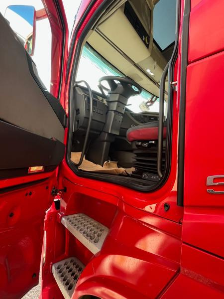 Cabeza tractora Volvo FH 460: foto 8