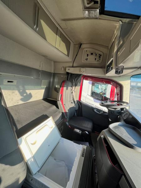 Cabeza tractora Volvo FH 460: foto 11