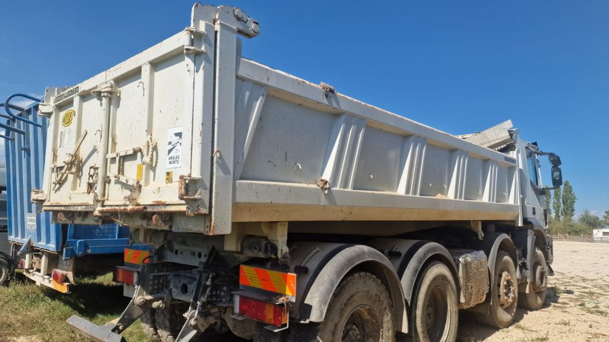 Iveco Trakker 410 - Camión volquete: foto 2 Iveco Trakker 410 - Camión volquete: foto 2