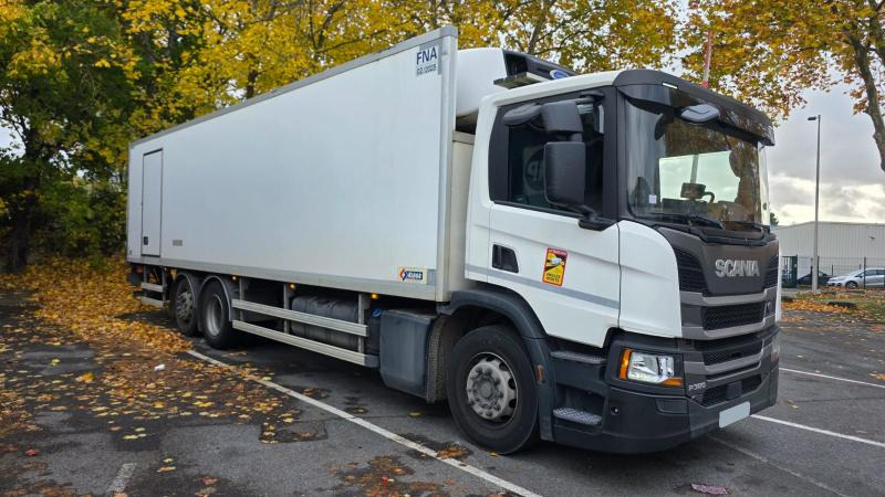 Scania P 320 - Camión frigorífico: foto 1 Scania P 320 - Camión frigorífico: foto 1