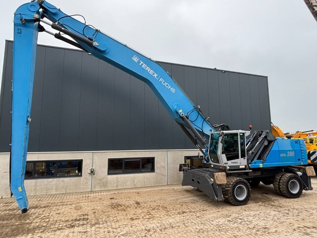 Fuchs MHL 380 -- only 6650 real working hours - Manipulador de materiales: foto 1 Fuchs MHL 380 -- only 6650 real working hours - Manipulador de materiales: foto 1