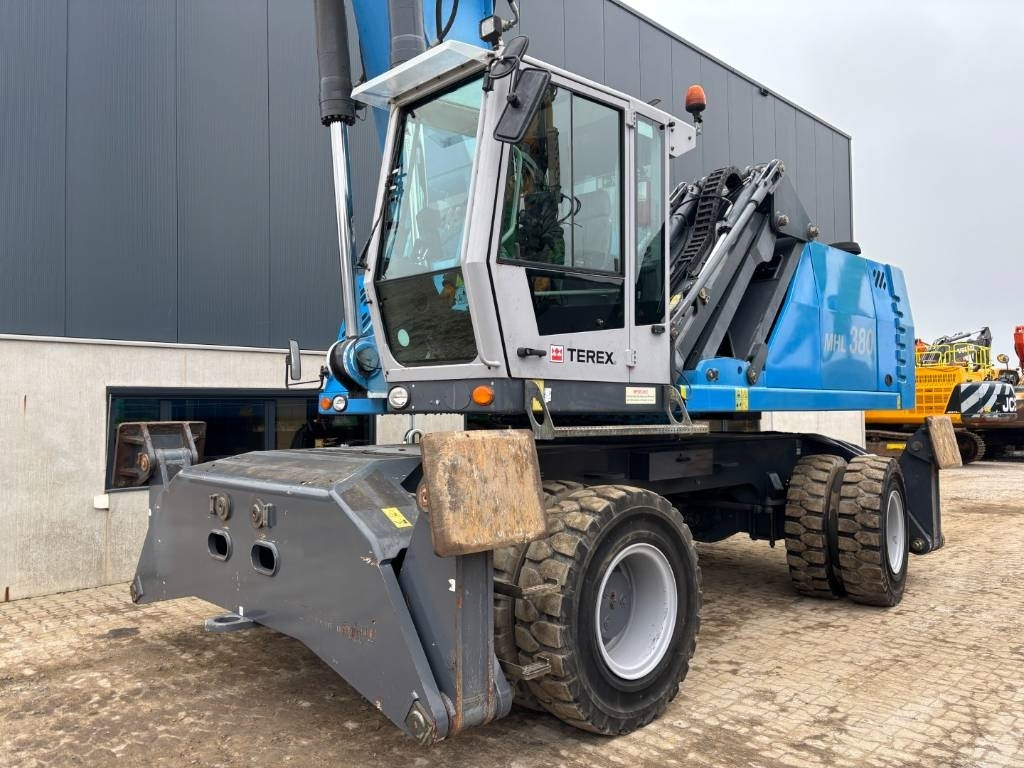 Manipulador de materiales Fuchs MHL 380 -- only 6650 real working hours: foto 32 Manipulador de materiales Fuchs MHL 380 -- only 6650 real working hours: foto 32