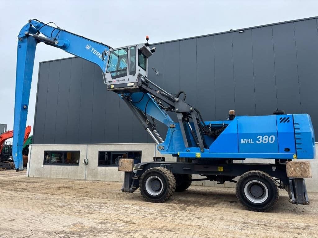 Fuchs MHL 380 -- only 6650 real working hours - Manipulador de materiales: foto 5 Fuchs MHL 380 -- only 6650 real working hours - Manipulador de materiales: foto 5