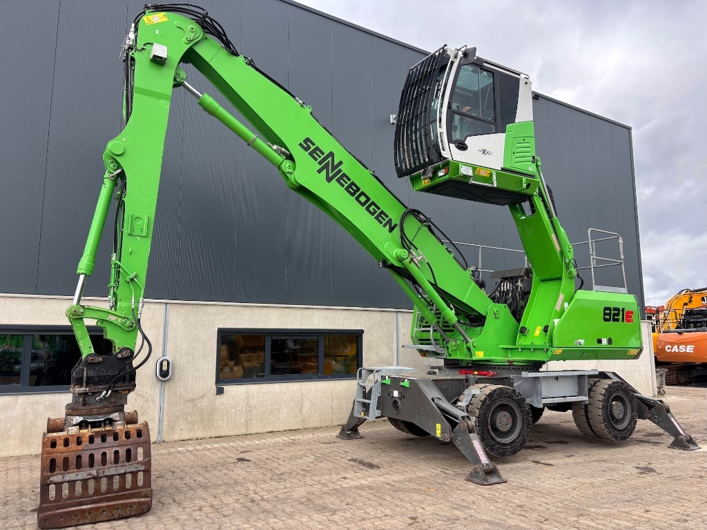 Sennebogen 821 M - 821 E - 821 ME - Manipulador de materiales: foto 1 Sennebogen 821 M - 821 E - 821 ME - Manipulador de materiales: foto 1