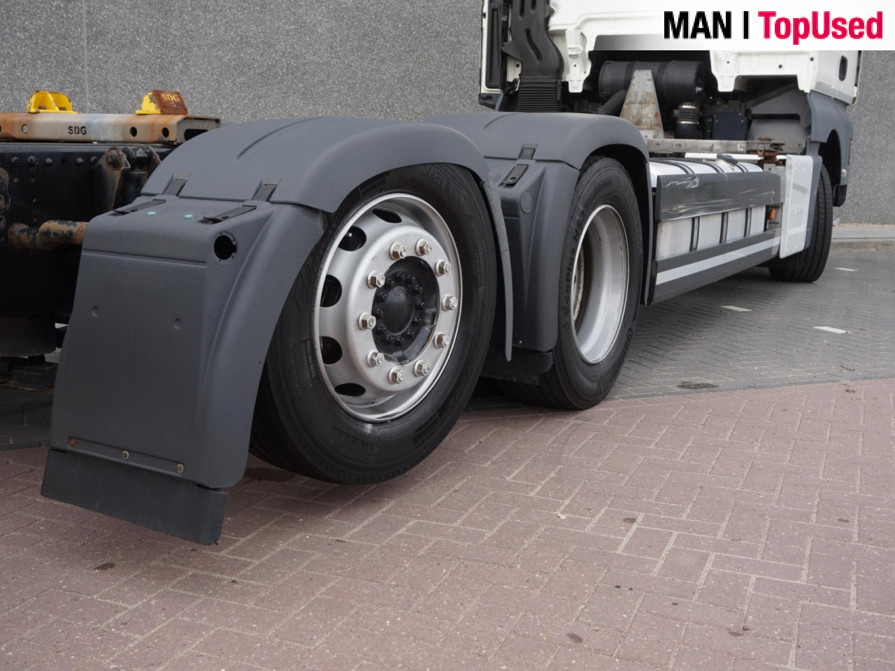 MAN TGX 26.510 6X2-4 LL / BDF / Lift-Axle / Euro 6 - Camión portacontenedore/ Intercambiable: foto 2 MAN TGX 26.510 6X2-4 LL / BDF / Lift-Axle / Euro 6 - Camión portacontenedore/ Intercambiable: foto 2