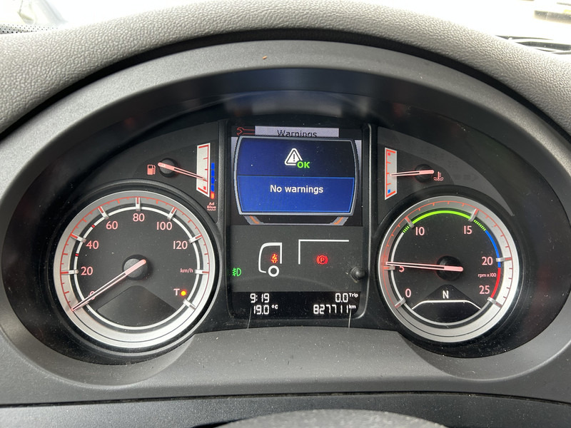 DAF CF 400 FT Space Cab / 827 dkm / Smart Tacho V2 / APK TUV 02-26 - Cabeza tractora: foto 4 DAF CF 400 FT Space Cab / 827 dkm / Smart Tacho V2 / APK TUV 02-26 - Cabeza tractora: foto 4