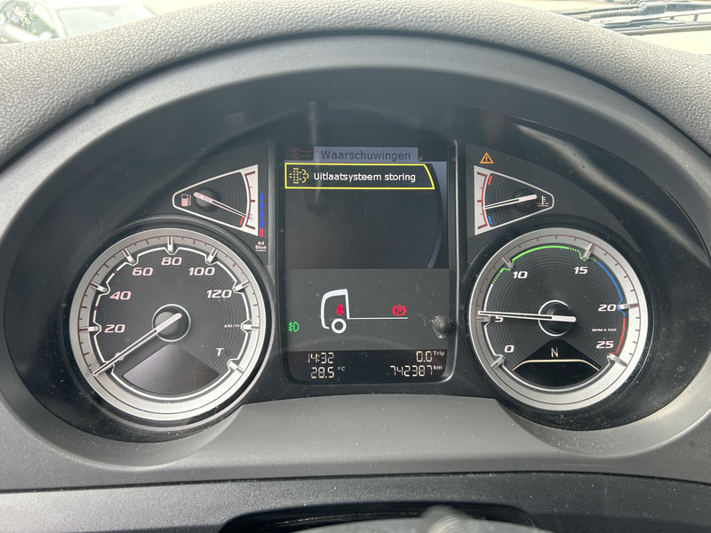 DAF CF 410 FT Space Cab / 742 dkm / 2 Tanks / NL Truck - Cabeza tractora: foto 4 DAF CF 410 FT Space Cab / 742 dkm / 2 Tanks / NL Truck - Cabeza tractora: foto 4