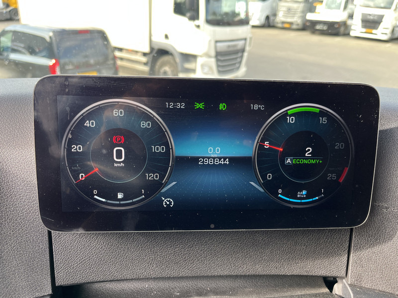 Mercedes-Benz Actros 1842 Gigaspace / 298 km / Full Spoiler / NL truck - Cabeza tractora: foto 4 Mercedes-Benz Actros 1842 Gigaspace / 298 km / Full Spoiler / NL truck - Cabeza tractora: foto 4