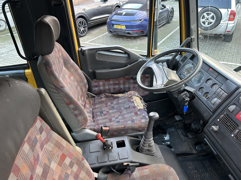 Iveco EuroCargo 80E15 / Double Cab / Manual / 427 dkm / Blad - Blad / Box Truck - Camión caja cerrada: foto 3 Iveco EuroCargo 80E15 / Double Cab / Manual / 427 dkm / Blad - Blad / Box Truck - Camión caja cerrada: foto 3