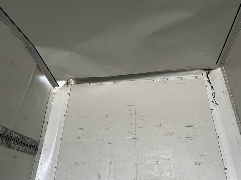 Krone DryLiner / Box / Front Damage / BPW Drum - Semirremolque caja cerrada: foto 4 Krone DryLiner / Box / Front Damage / BPW Drum - Semirremolque caja cerrada: foto 4