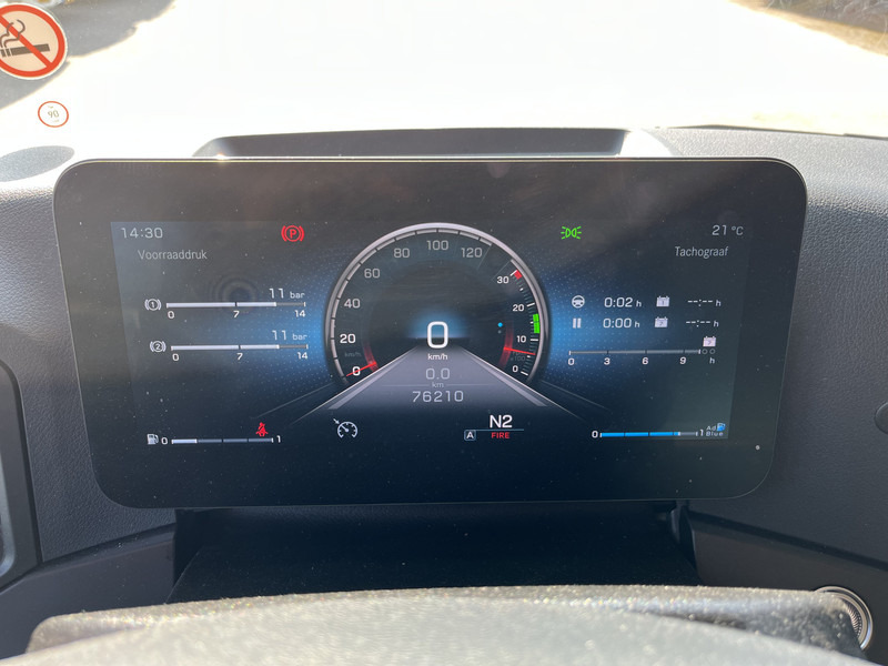 Mercedes-Benz Actros 2124 / 2023 / 18 Ton / Box / Laadklep - Camión caja cerrada: foto 4 Mercedes-Benz Actros 2124 / 2023 / 18 Ton / Box / Laadklep - Camión caja cerrada: foto 4