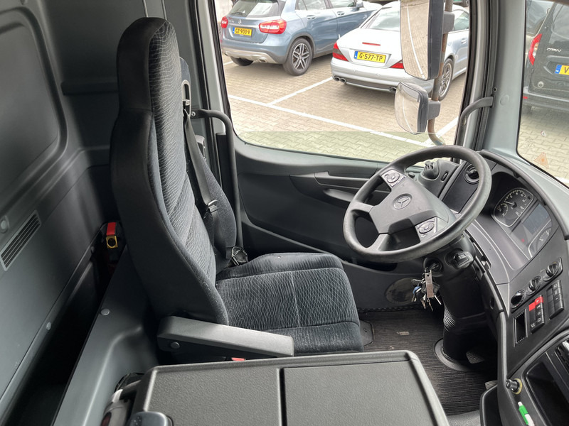 Mercedes-Benz Atego 818 / 8 Ton / 725 dkm / Koffer / LBW / APK TUV 07-25 - Camión caja cerrada: foto 3 Mercedes-Benz Atego 818 / 8 Ton / 725 dkm / Koffer / LBW / APK TUV 07-25 - Camión caja cerrada: foto 3