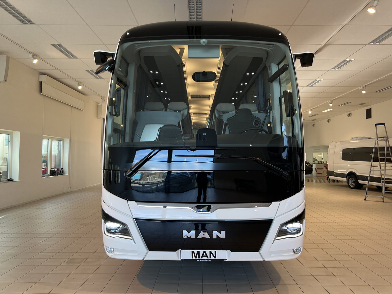 Autocar MAN Lions Coach R08 Euro 6E (Dark Edition): foto 11 Autocar MAN Lions Coach R08 Euro 6E (Dark Edition): foto 11