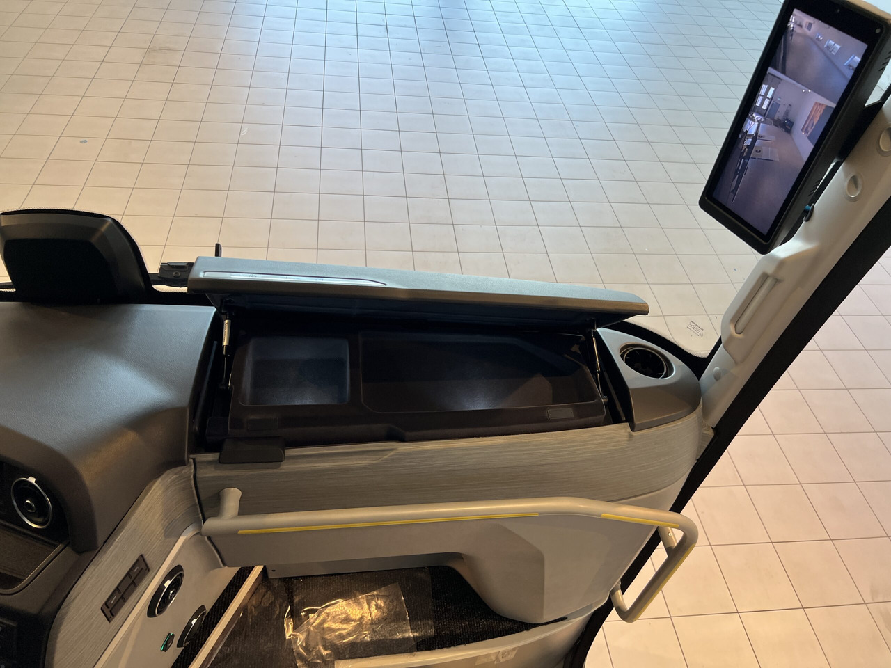 Autocar MAN Lions Coach R08 Euro 6E (Dark Edition): foto 39 Autocar MAN Lions Coach R08 Euro 6E (Dark Edition): foto 39