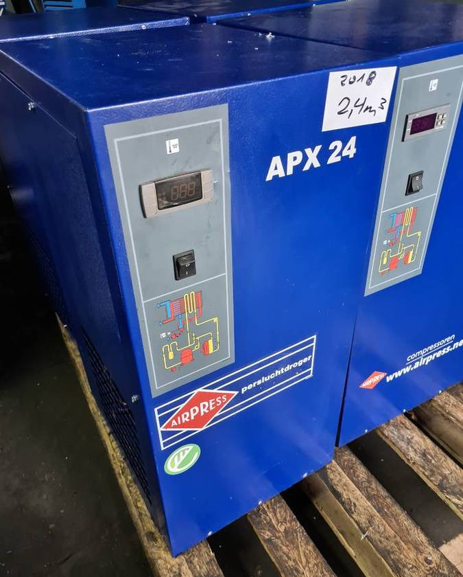 OSUSZACZ ZIĘBNICZY AIRPRESS APX 24, 2,4 M3/min - Compresor de aire: foto 1 OSUSZACZ ZIĘBNICZY AIRPRESS APX 24, 2,4 M3/min - Compresor de aire: foto 1