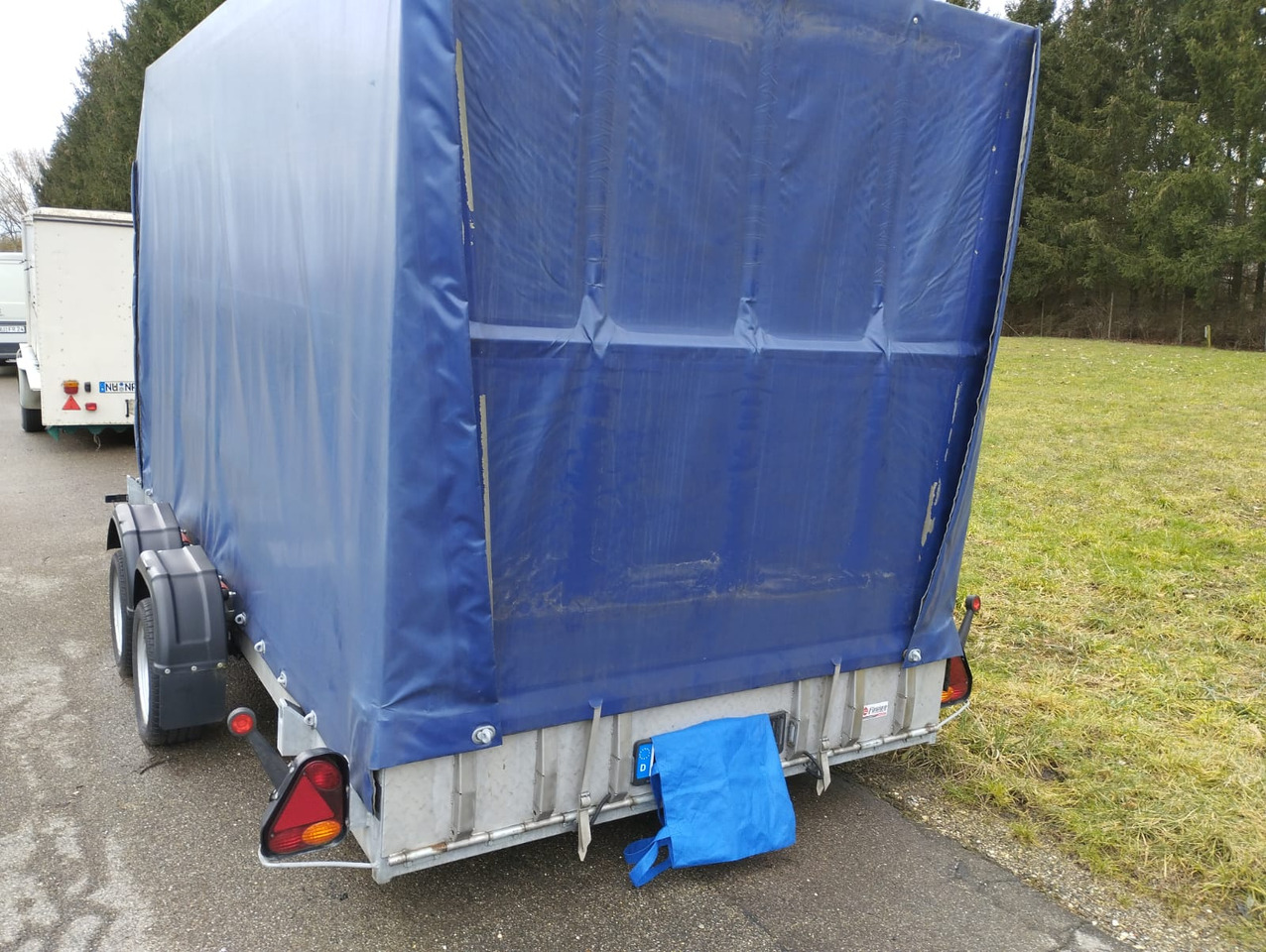 VEZEKO 400 x 187 3,5 t Absenkanhänger Huski 40.35 - Remolque con toldo: foto 3 VEZEKO 400 x 187 3,5 t Absenkanhänger Huski 40.35 - Remolque con toldo: foto 3
