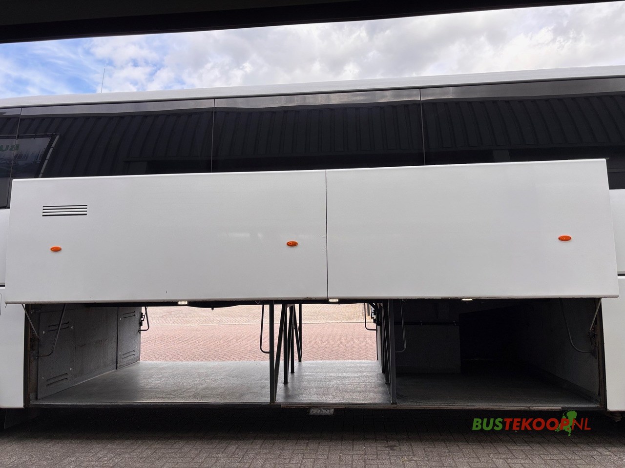 Autocar Volvo B11R SUNSUNDEGUI SC7, Euro 6.: foto 18 Autocar Volvo B11R SUNSUNDEGUI SC7, Euro 6.: foto 18