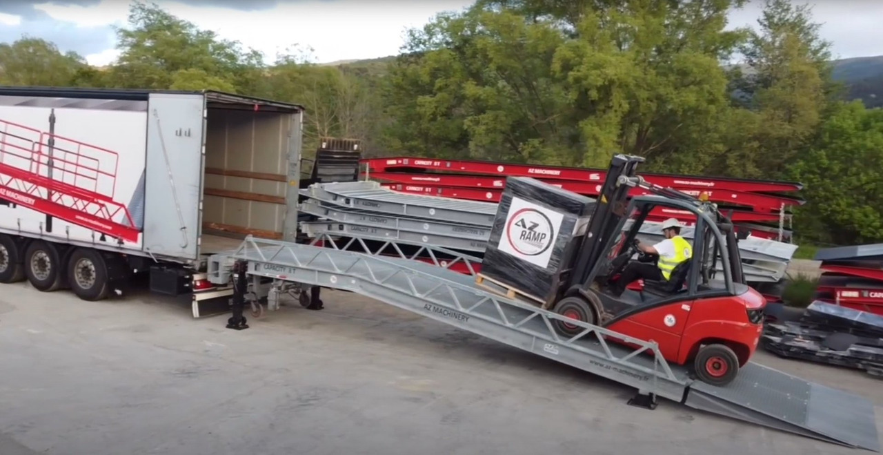 Loading Ramp with with hydraulic tilting bridge - AZ RAMP - STAR- 12T FULL GALVA - Rampa de carga: foto 5 Loading Ramp with with hydraulic tilting bridge - AZ RAMP - STAR- 12T FULL GALVA - Rampa de carga: foto 5