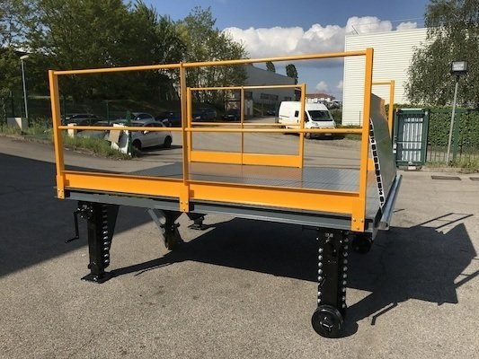 Mobil Loading Table AZ RAMP-SIMPLY 180 -10 T Capacity - Rampa de carga: foto 3 Mobil Loading Table AZ RAMP-SIMPLY 180 -10 T Capacity - Rampa de carga: foto 3