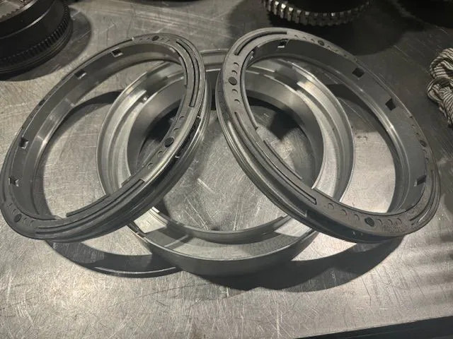 Volvo Piston B2, B3 and cylinder, PT1560, 1860, 1660, 1562, 1862, 1760,1761, 1761A, 1563, 1863, 1509, 2519, 2529, - Caja de cambios: foto 1 Volvo Piston B2, B3 and cylinder, PT1560, 1860, 1660, 1562, 1862, 1760,1761, 1761A, 1563, 1863, 1509, 2519, 2529, - Caja de cambios: foto 1