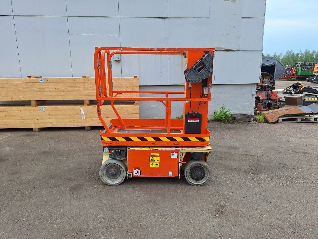 Arrendamiento de JLG 1230 ES uudet akut!! Muuttoale!  JLG 1230 ES uudet akut!! Muuttoale!: foto 8