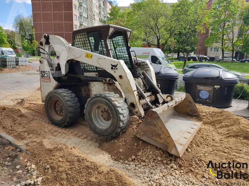 Bobcat S 250 - Minicargadora: foto 2 Bobcat S 250 - Minicargadora: foto 2