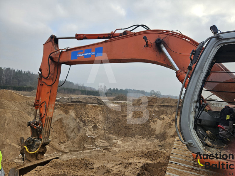 Excavadora de cadenas Hitachi EX 215: foto 15