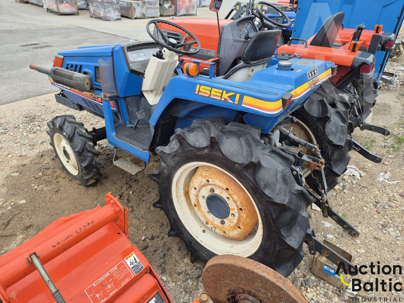 Iseki TU 200 - Tractor: foto 3 Iseki TU 200 - Tractor: foto 3