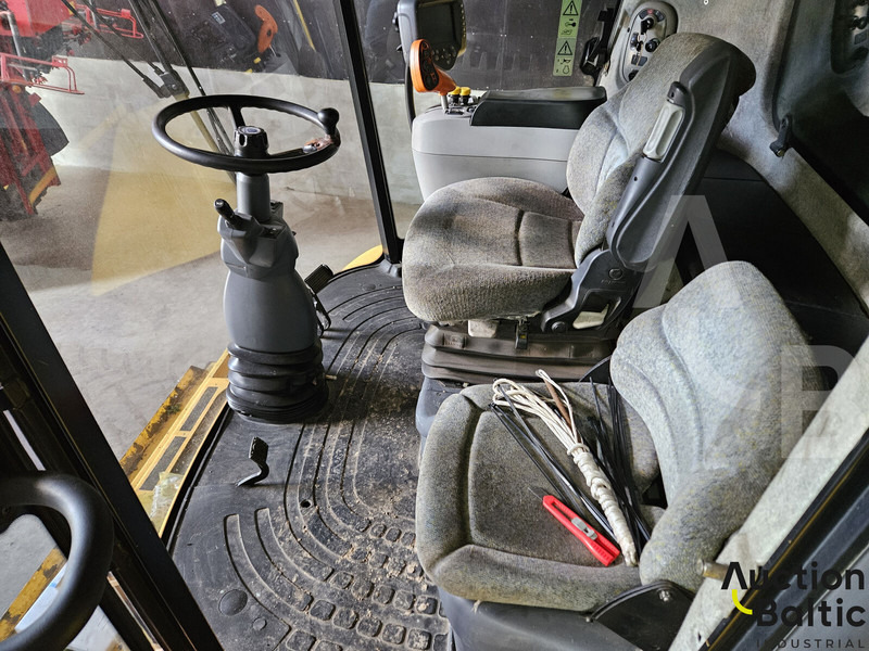 Cosechadora de granos para transporte de alimentos New Holland CR 9080: foto 6 Cosechadora de granos para transporte de alimentos New Holland CR 9080: foto 6