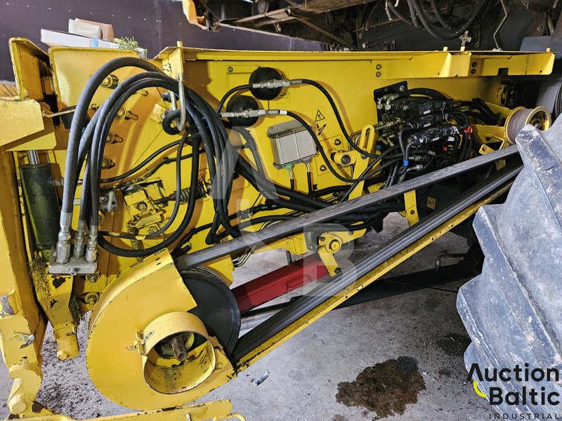 Cosechadora de granos para transporte de alimentos New Holland CR 9080: foto 17 Cosechadora de granos para transporte de alimentos New Holland CR 9080: foto 17