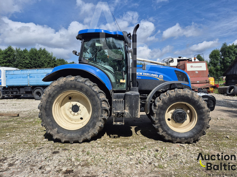New Holland T 7.210 - Tractor: foto 3 New Holland T 7.210 - Tractor: foto 3