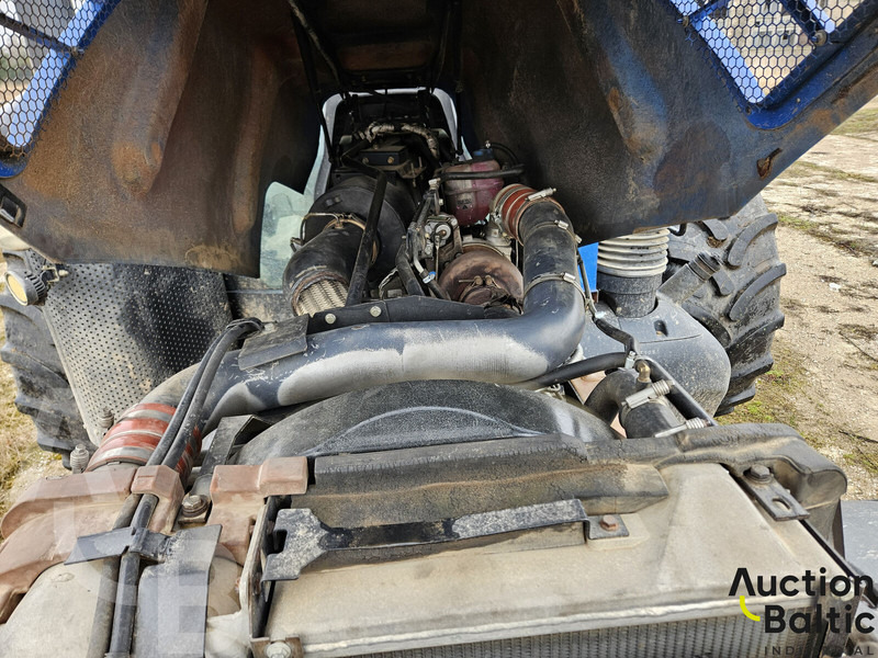 Tractor New Holland T 8.410: foto 17