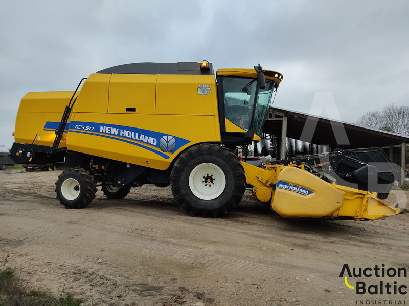 New Holland TC 5.90 - Cosechadora de granos: foto 3 New Holland TC 5.90 - Cosechadora de granos: foto 3