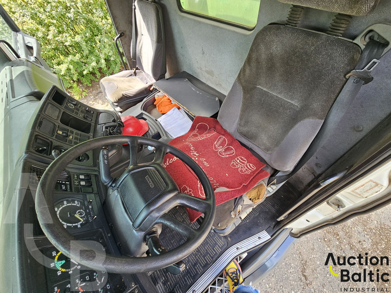 Scania R 124 GB - Remolque forestal: foto 5 Scania R 124 GB - Remolque forestal: foto 5