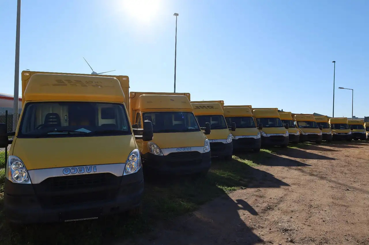 Iveco Daily/ Regalsystem/Luftfeder/KURZ/1. Hand - Furgoneta caja cerrada: foto 1 Iveco Daily/ Regalsystem/Luftfeder/KURZ/1. Hand - Furgoneta caja cerrada: foto 1