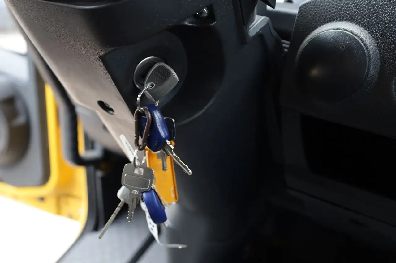 Camión caja cerrada Iveco IG80EL2BA/KURZ/1. Hand/Scheckheft: foto 16