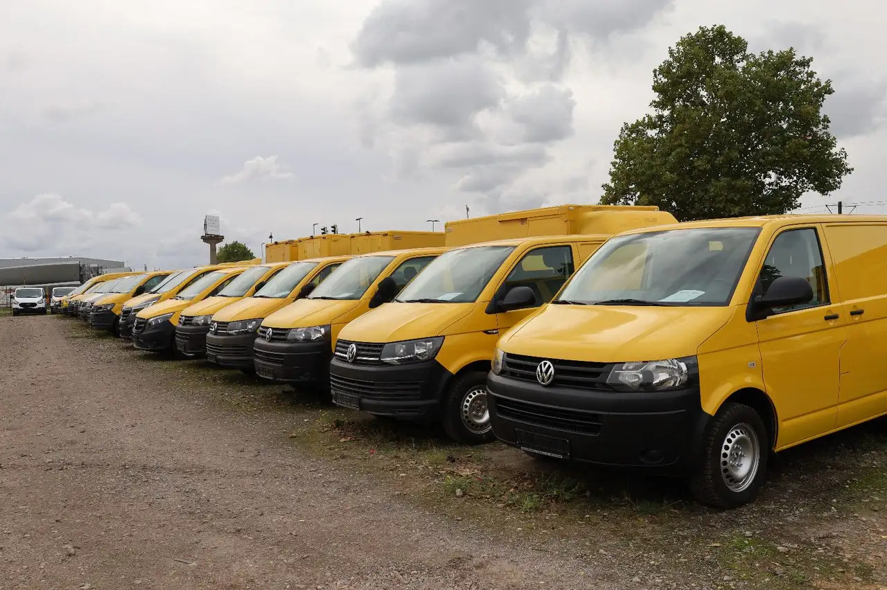 Volkswagen T5 Transporter Kasten-Kombi 2.0 TDI/EU5 - Coche: foto 1 Volkswagen T5 Transporter Kasten-Kombi 2.0 TDI/EU5 - Coche: foto 1