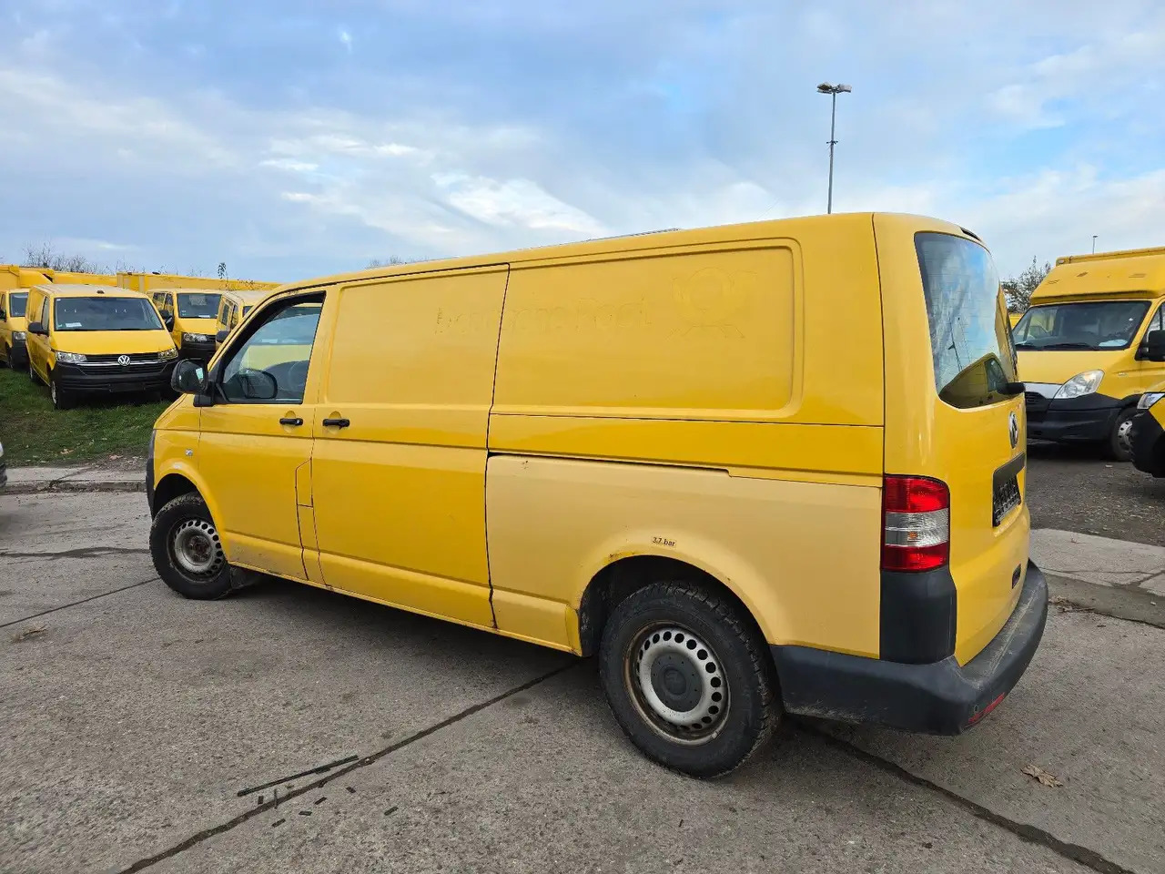 Volkswagen T5 lang Transporter Kasten-Kombi 2.0 TDI/EU5 - Furgón: foto 4 Volkswagen T5 lang Transporter Kasten-Kombi 2.0 TDI/EU5 - Furgón: foto 4