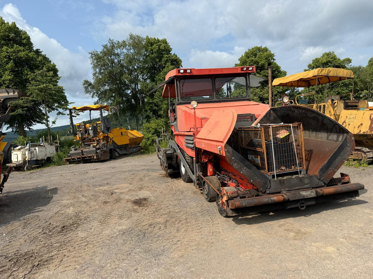 Demag-Dynapac DF135P powerfull 4-axle-paver - Pavimentadora de asfalto: foto 5 Demag-Dynapac DF135P powerfull 4-axle-paver - Pavimentadora de asfalto: foto 5