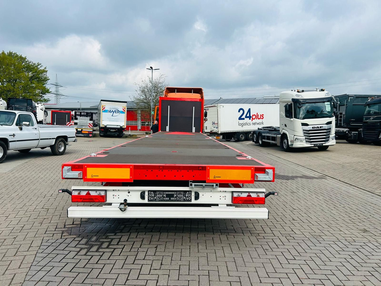 Kässbohrer K.SFS M Mega Plattform Auflieger Sofort Verfügba - Semirremolque plataforma/ Caja abierta: foto 5 Kässbohrer K.SFS M Mega Plattform Auflieger Sofort Verfügba - Semirremolque plataforma/ Caja abierta: foto 5