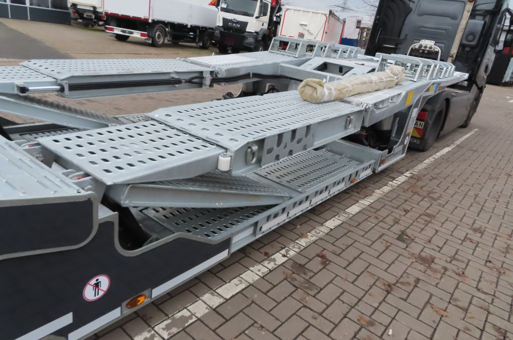 Semirremolque portavehículos nuevo Kässbohrer K.SOK Truck/Car Transporter, Novagrau: foto 9