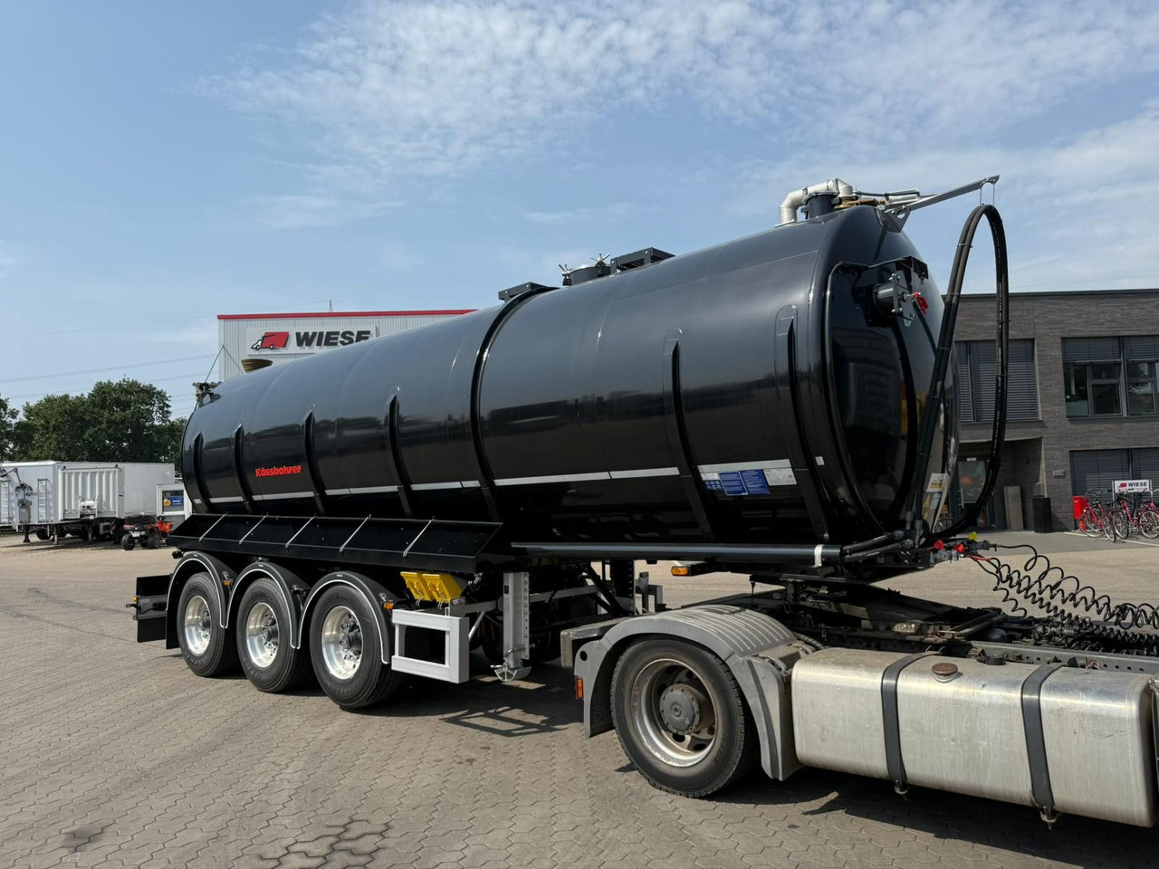 Kässbohrer K.STN L 30 Edelstahl Tanker Gülle Naturabfall - Semirremolque cisterna: foto 3 Kässbohrer K.STN L 30 Edelstahl Tanker Gülle Naturabfall - Semirremolque cisterna: foto 3