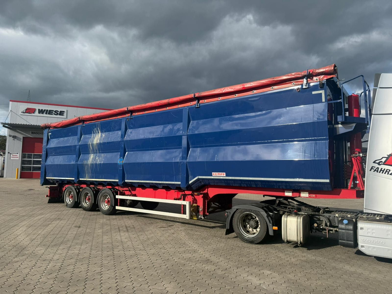 Kempf SKM 35/3 Großraummulde für Schrott 85m³ - Semirremolque volquete: foto 1 Kempf SKM 35/3 Großraummulde für Schrott 85m³ - Semirremolque volquete: foto 1