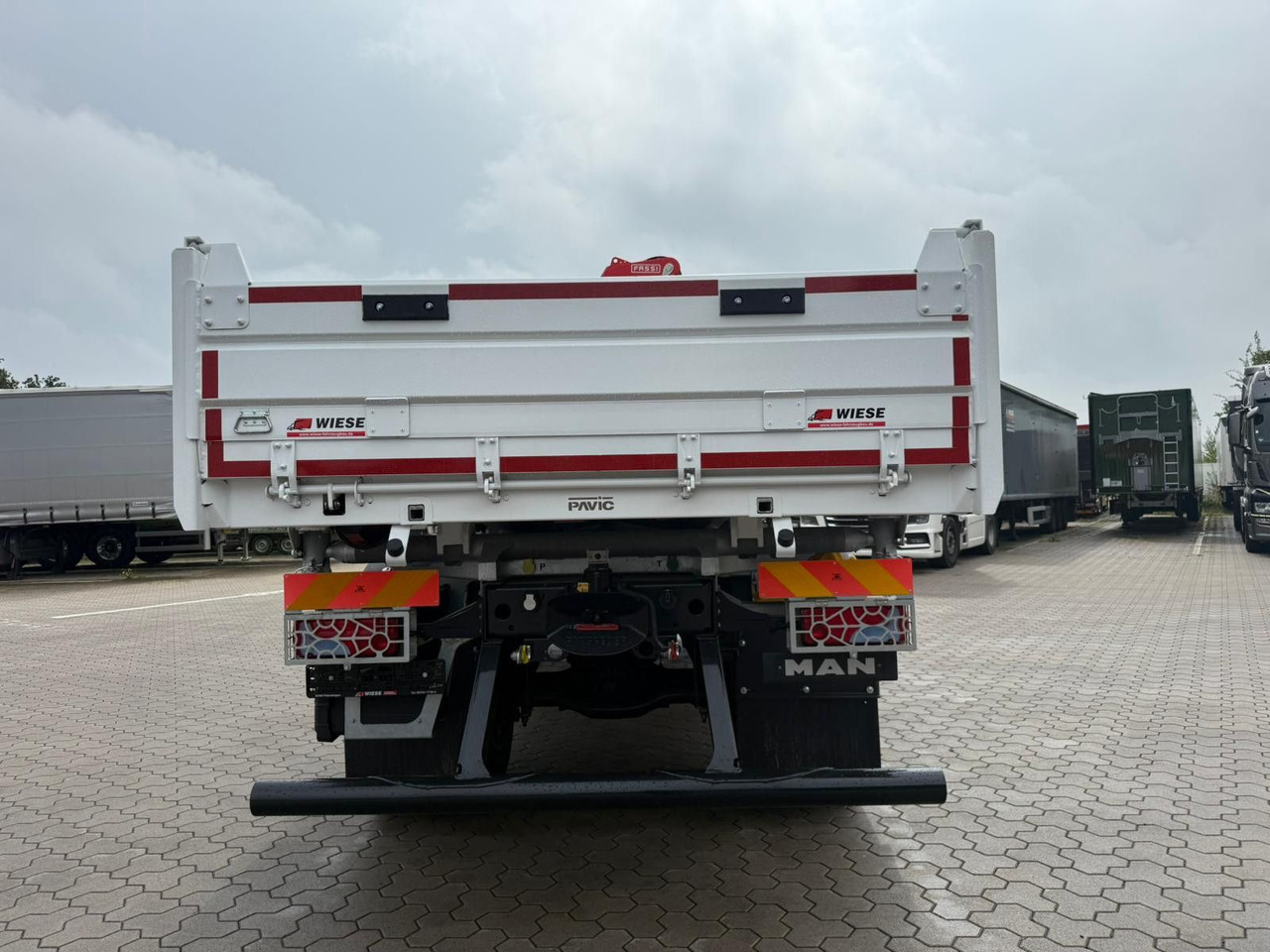 MAN 18.320 4x4 mit Fassi Ladekran Sofort Verfügbar - Camión grúa: foto 5 MAN 18.320 4x4 mit Fassi Ladekran Sofort Verfügbar - Camión grúa: foto 5