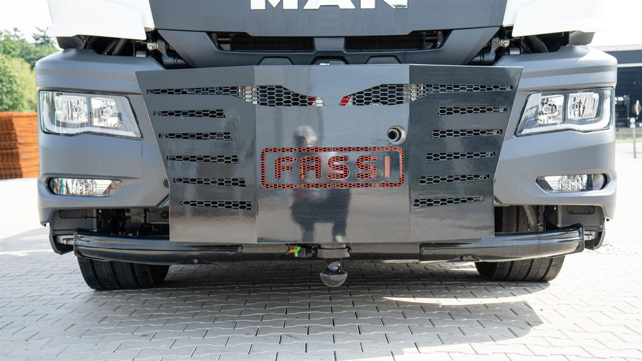 MAN 35.470 8x2 Kran F710 RA2.26 - Camión caja abierta, Camión grúa: foto 2 MAN 35.470 8x2 Kran F710 RA2.26 - Camión caja abierta, Camión grúa: foto 2