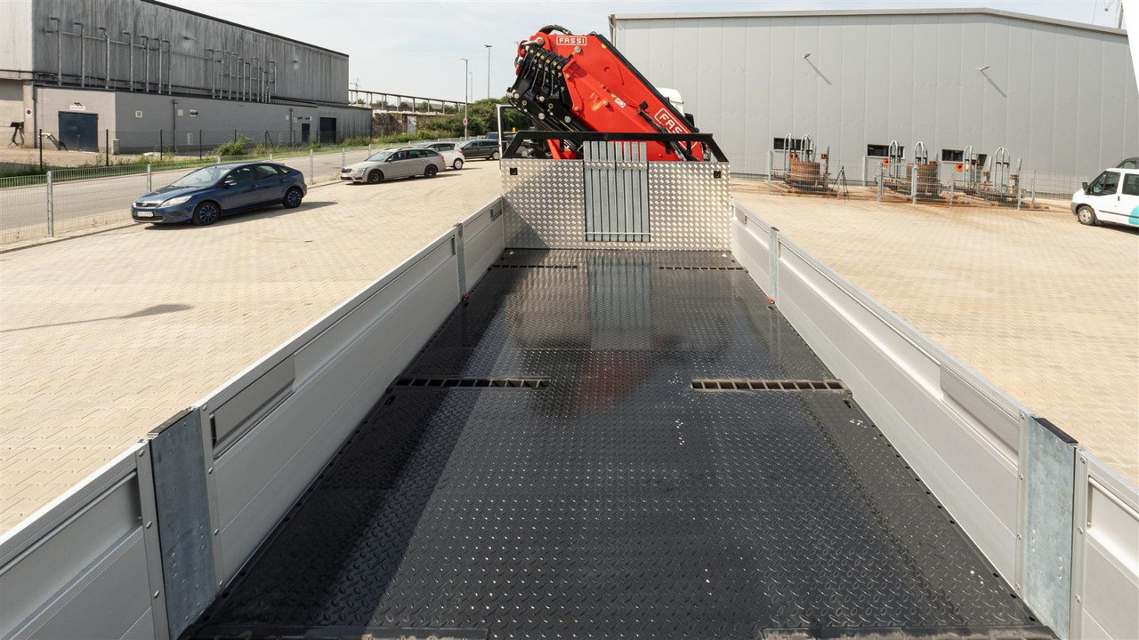 MAN 35.470 8x2 Kran F710 RA2.26 - Camión grúa: foto 5 MAN 35.470 8x2 Kran F710 RA2.26 - Camión grúa: foto 5